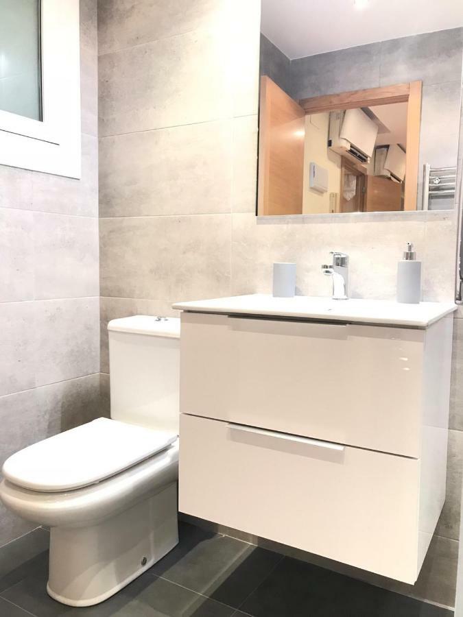 30m² Studio-Apartment, 1 eigene Barberà del Vallès Exterior foto